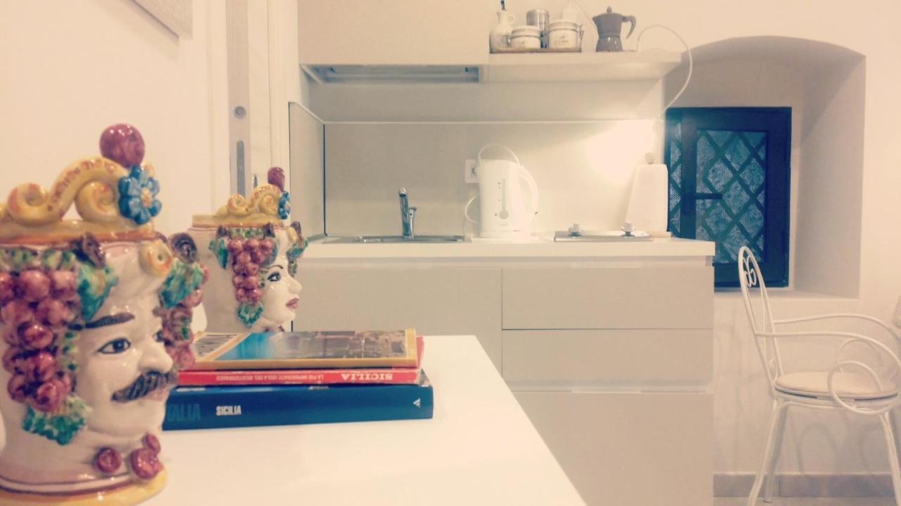 タオルミーナ Casa Cleoneヴィラ エクステリア 写真