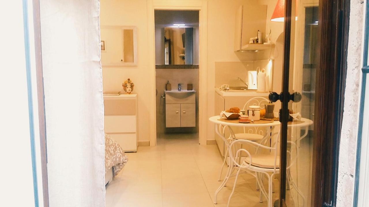 タオルミーナ Casa Cleoneヴィラ エクステリア 写真